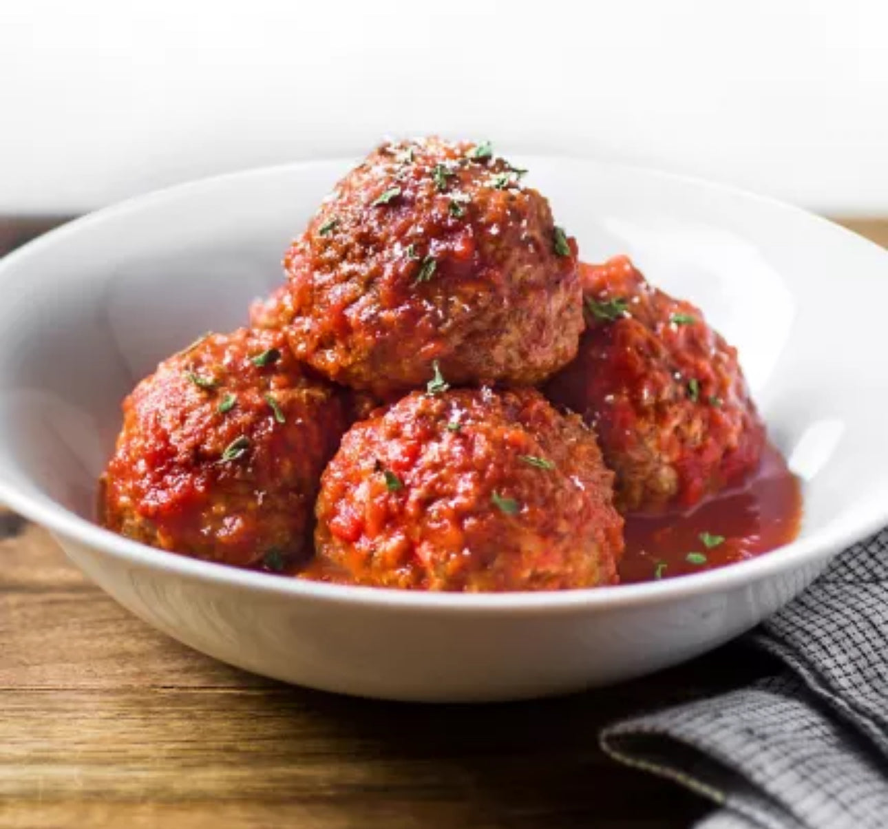 Mama Mancini Jumbo Beef Meatballs With Sauce image 3